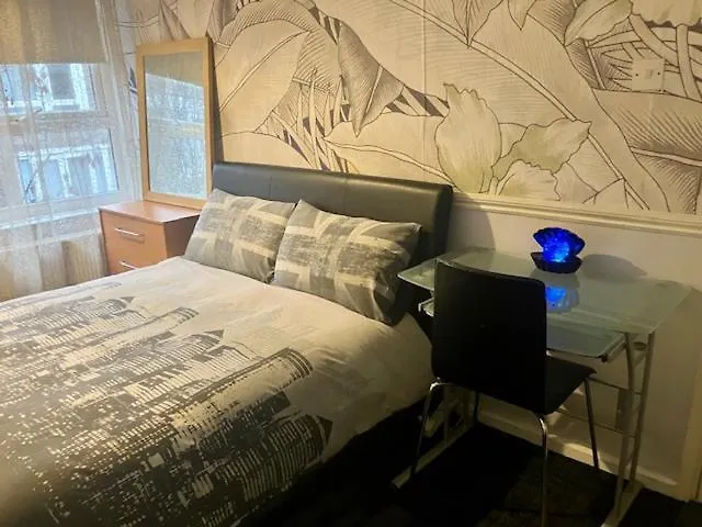 Private stay @ London-Stratford.